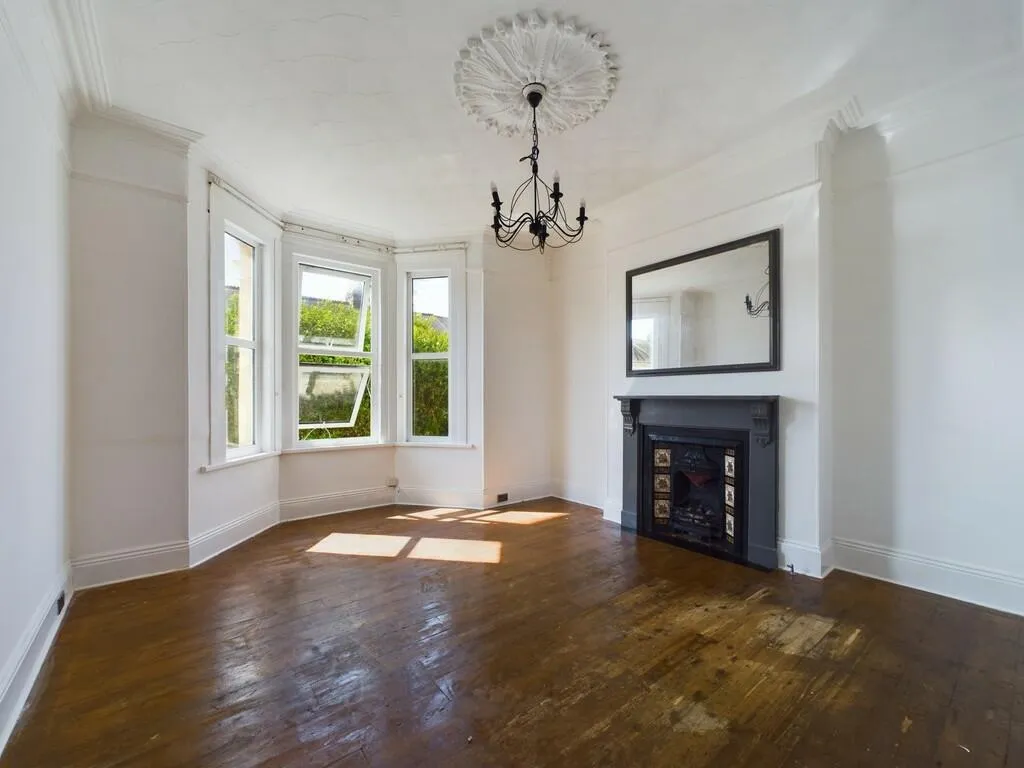 2 bed Ground Flat