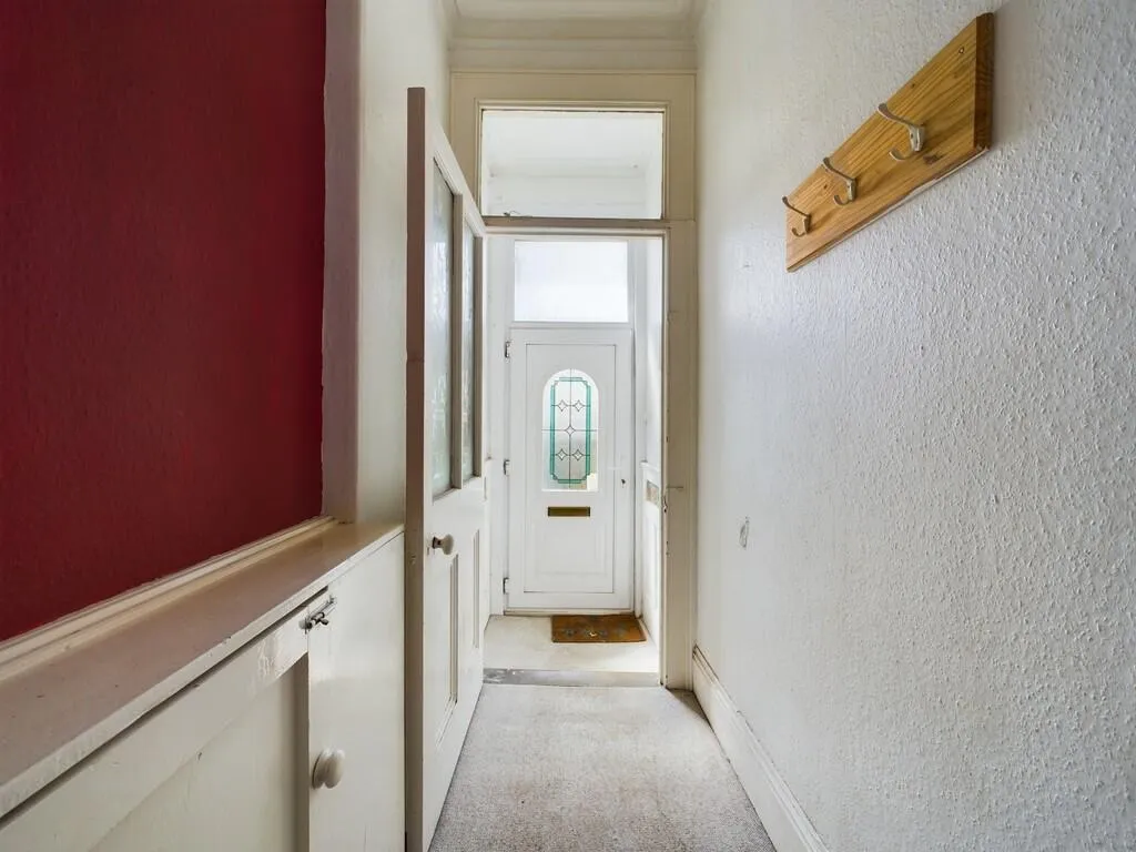 2 bed Ground Flat