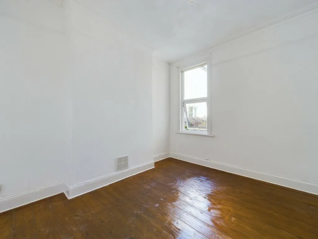 2 bed Ground Flat