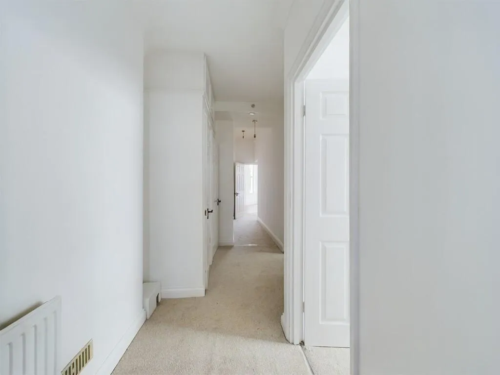 2 bed Ground Flat