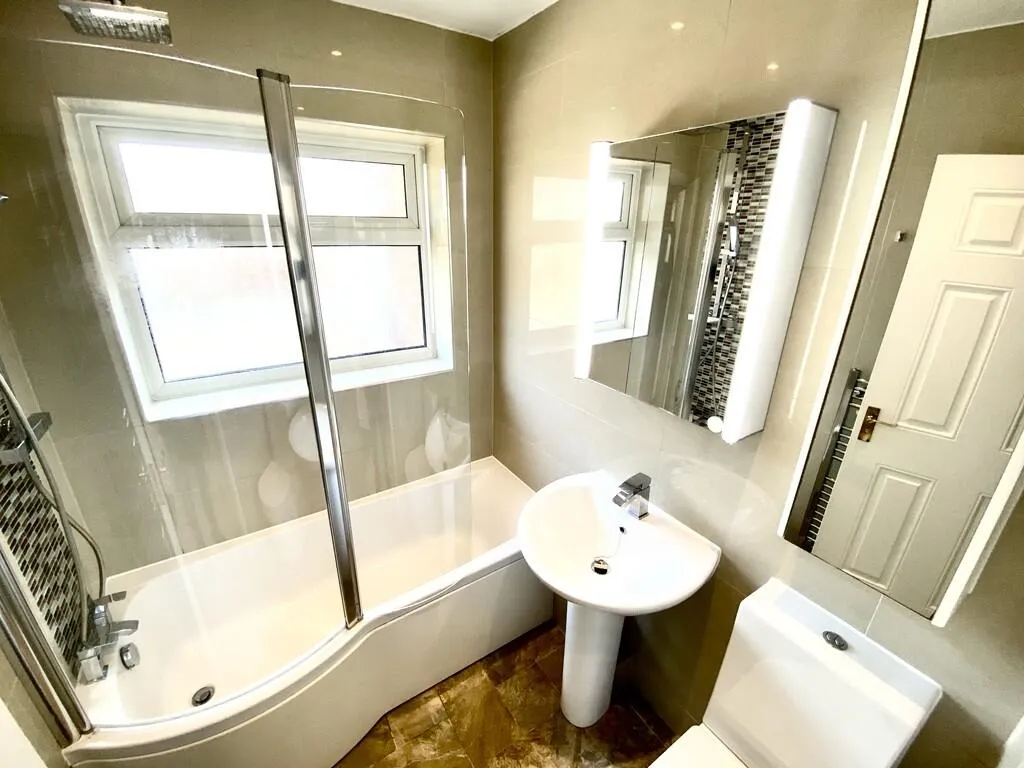 4 bed Bungalow