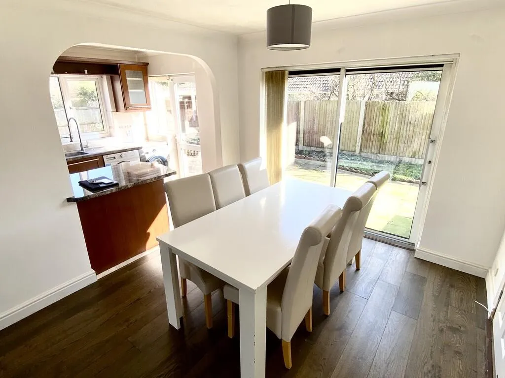 4 bed Bungalow