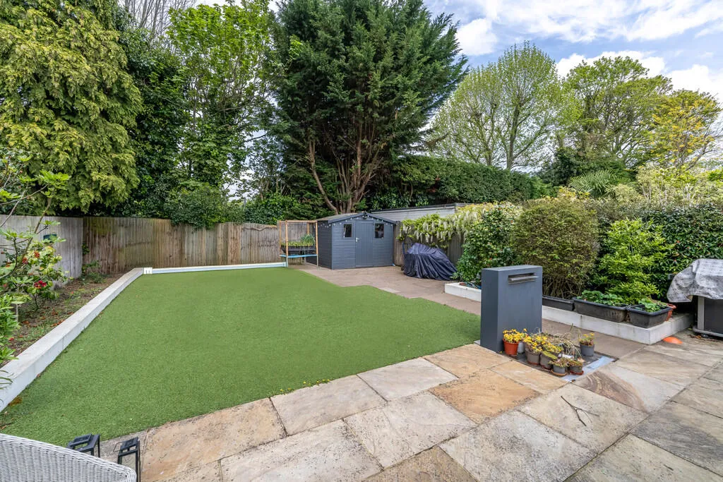 5 bed House