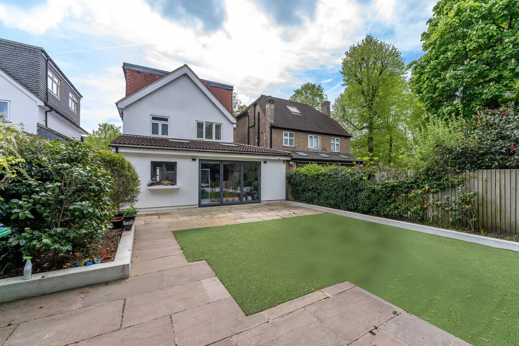 5 bed House
