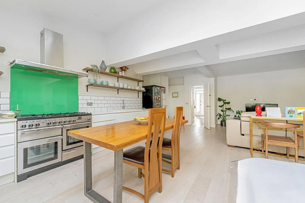 5 bed House