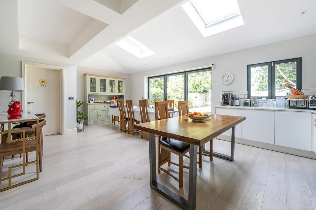 5 bed House