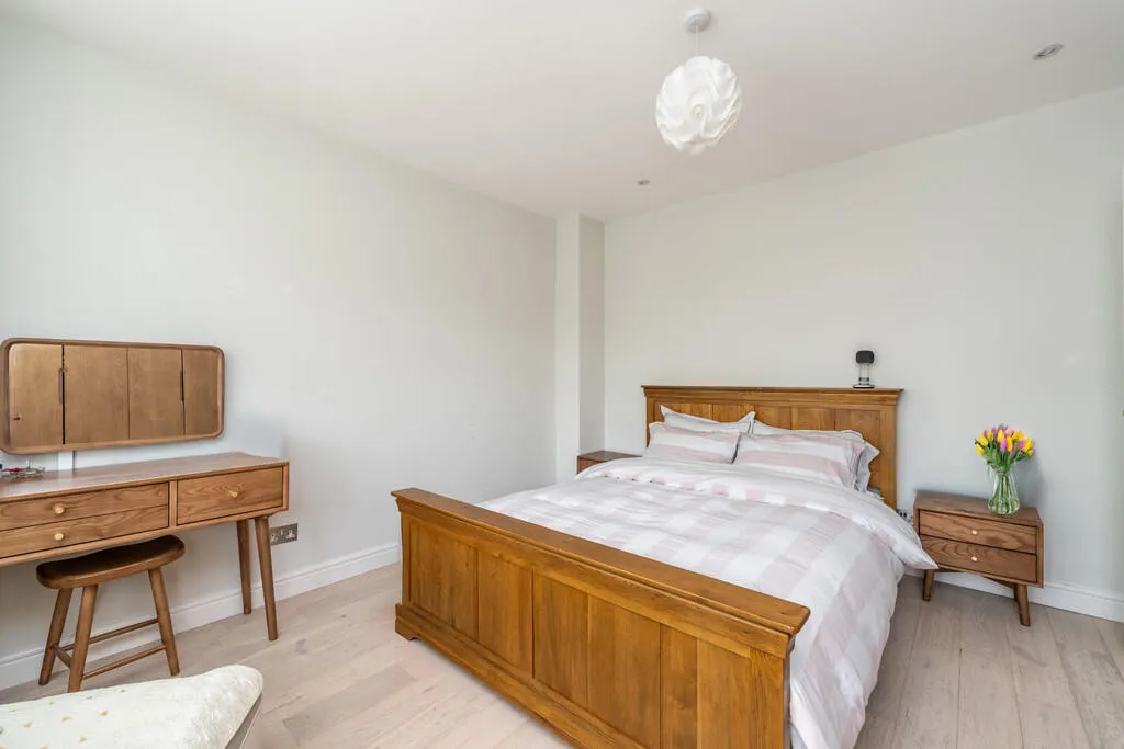 5 bed House