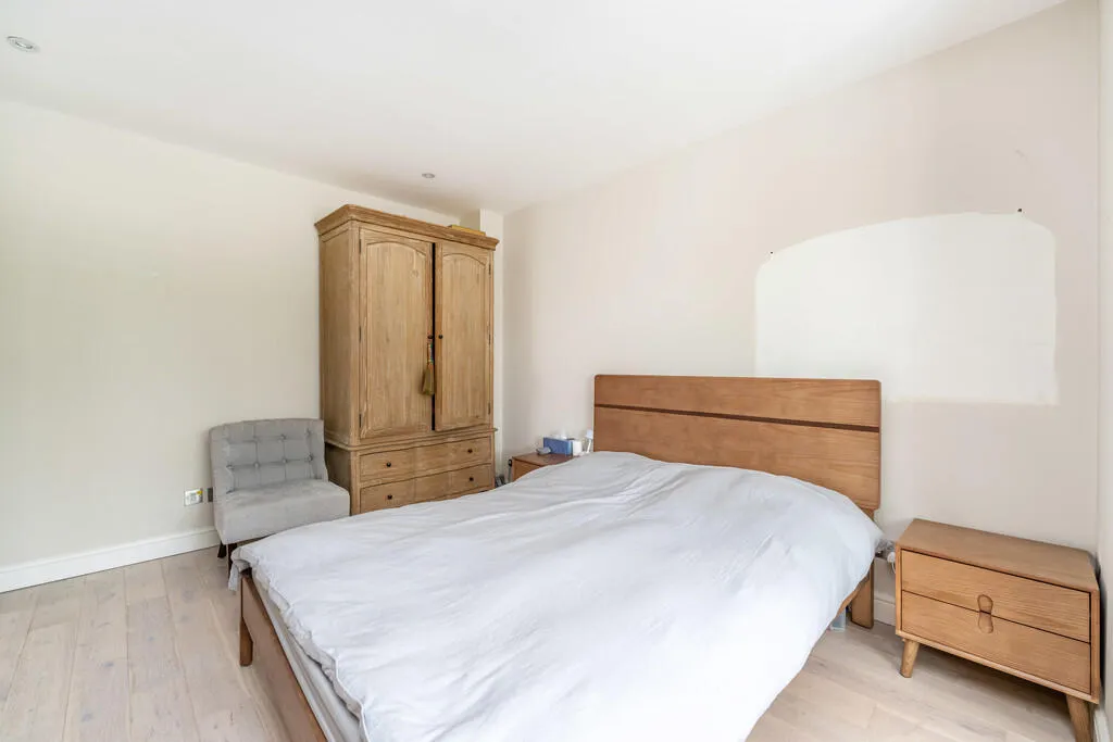 5 bed House