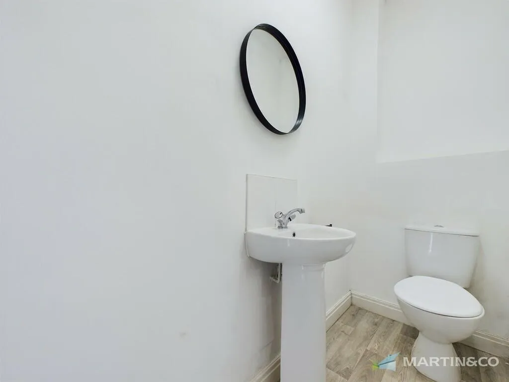 3 bed End of Terrace