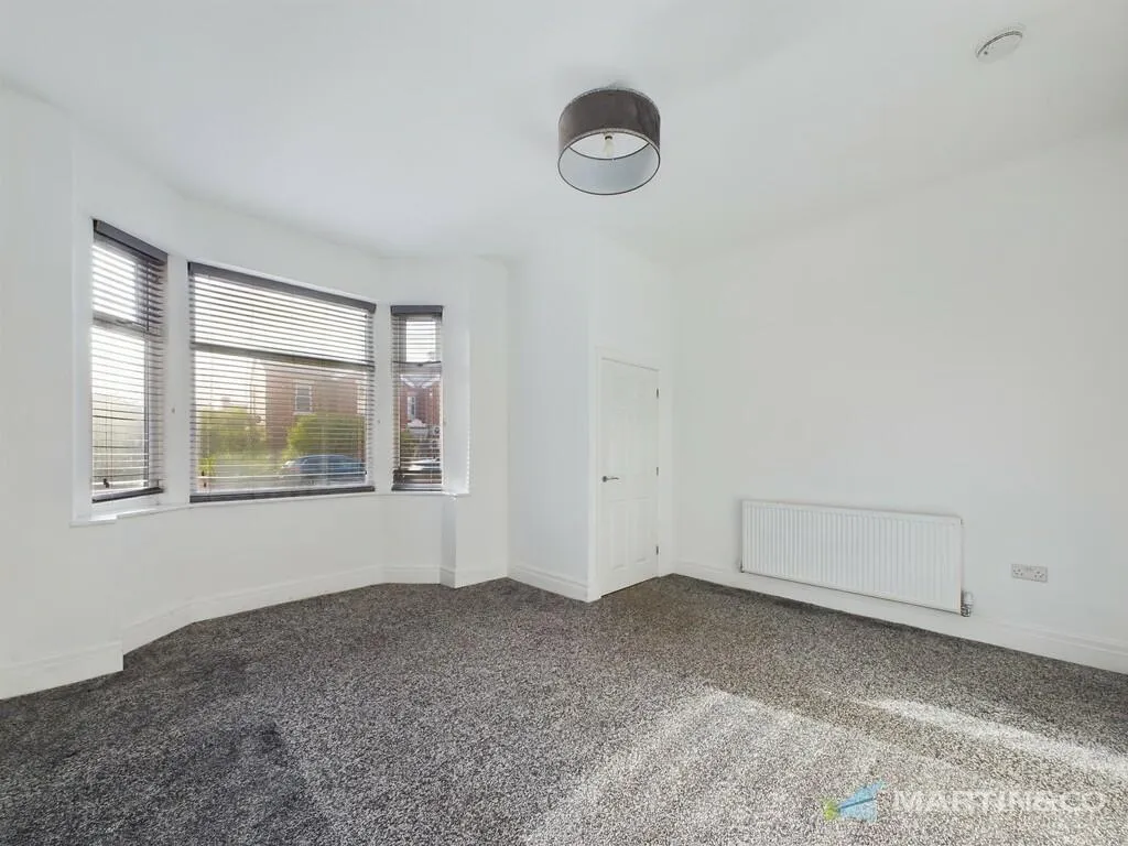 3 bed End of Terrace