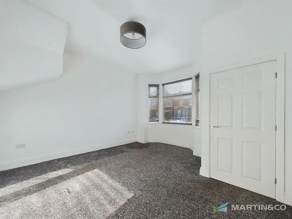 3 bed End of Terrace