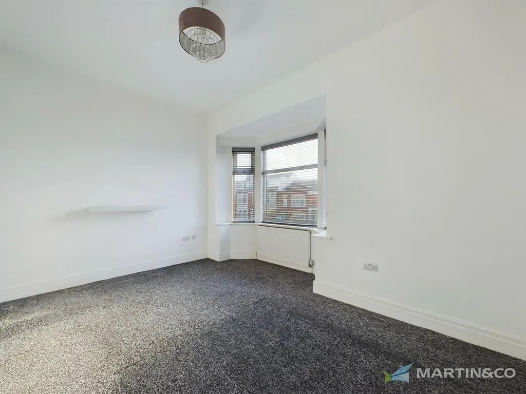 3 bed End of Terrace