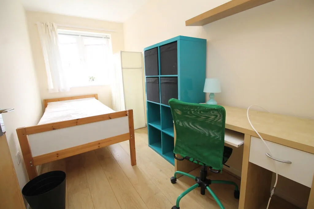 2 bed Ground Flat