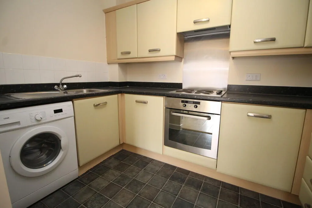 2 bed Ground Flat