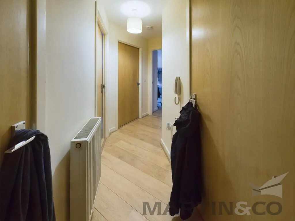 2 bed Ground Flat