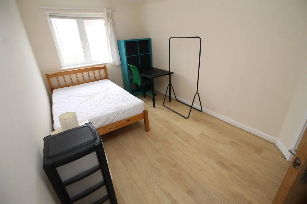 2 bed Ground Flat