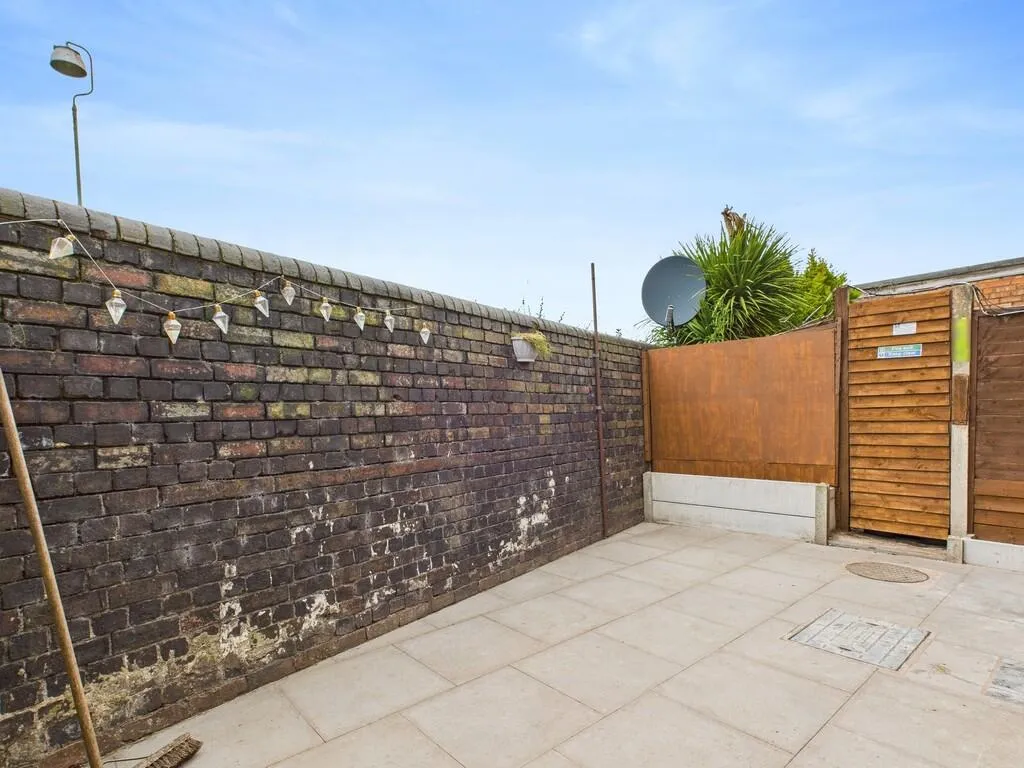 3 bed Terraced