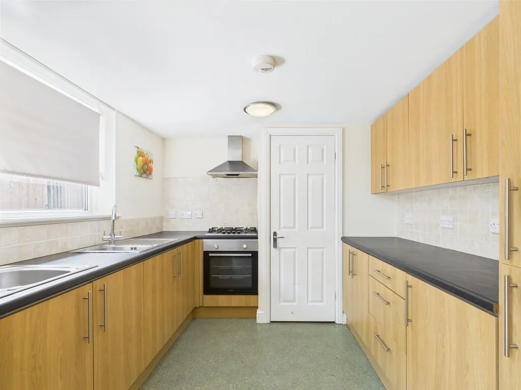 5 bed Terraced
