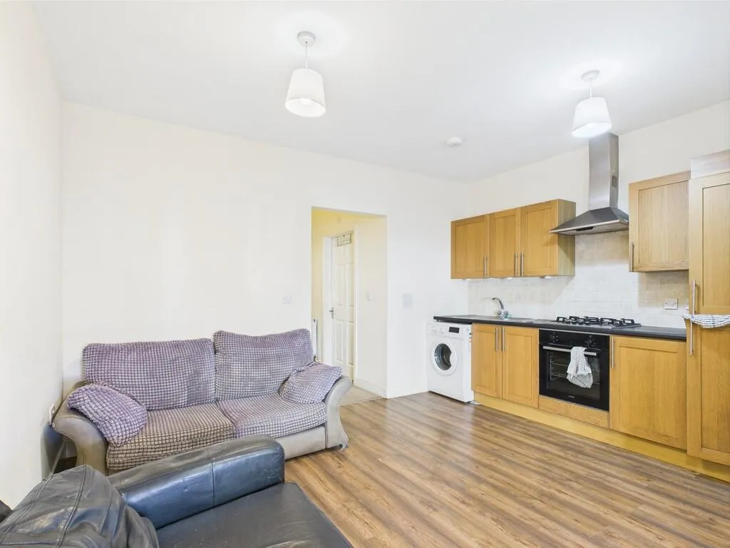 5 bed Terraced