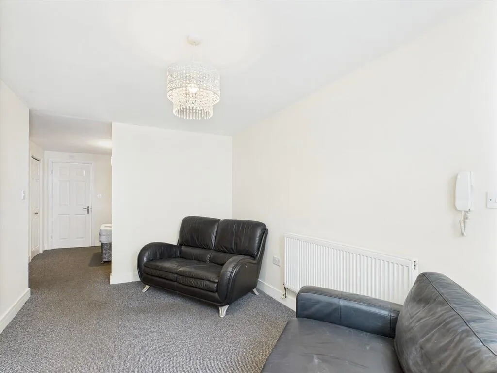 5 bed Terraced