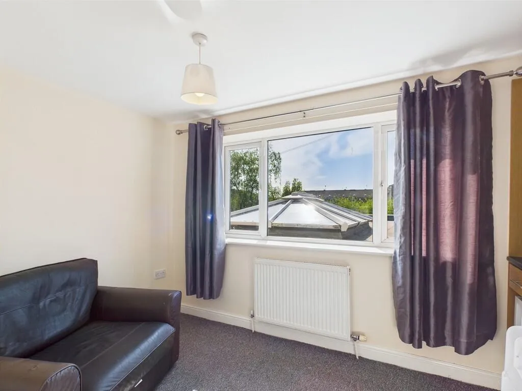 5 bed Terraced