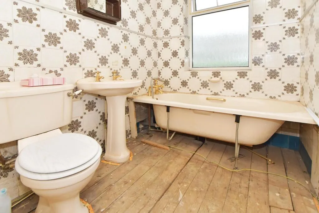 2 bed Semi-Detached