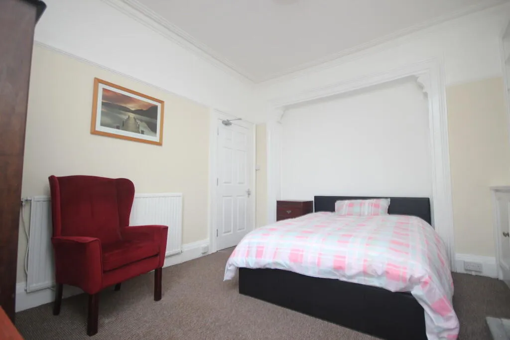 7 bed End of Terrace