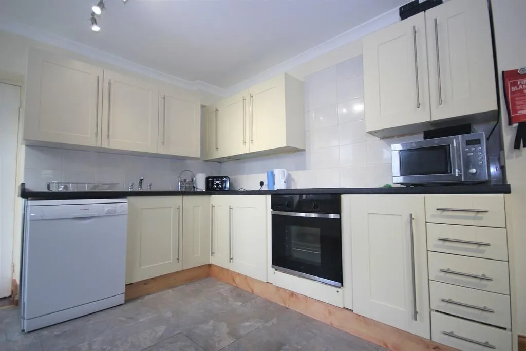 7 bed End of Terrace