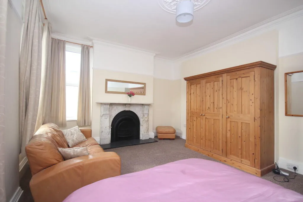 7 bed End of Terrace