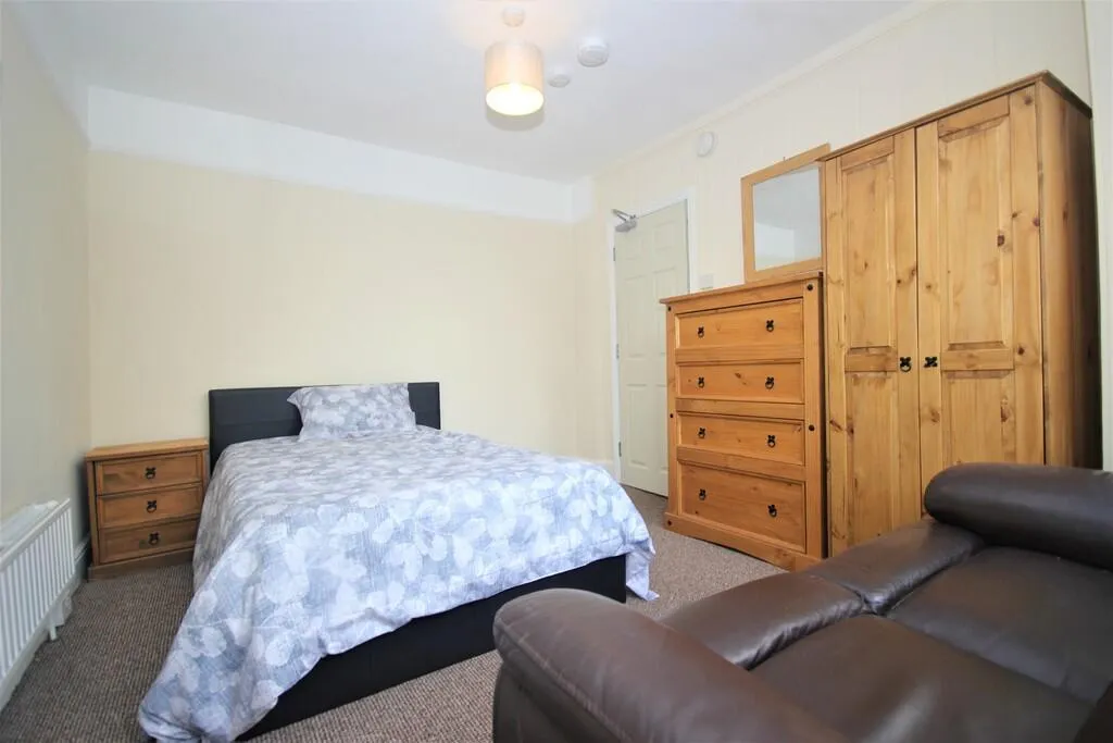 7 bed End of Terrace