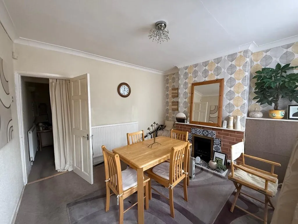 2 bed Semi-Detached