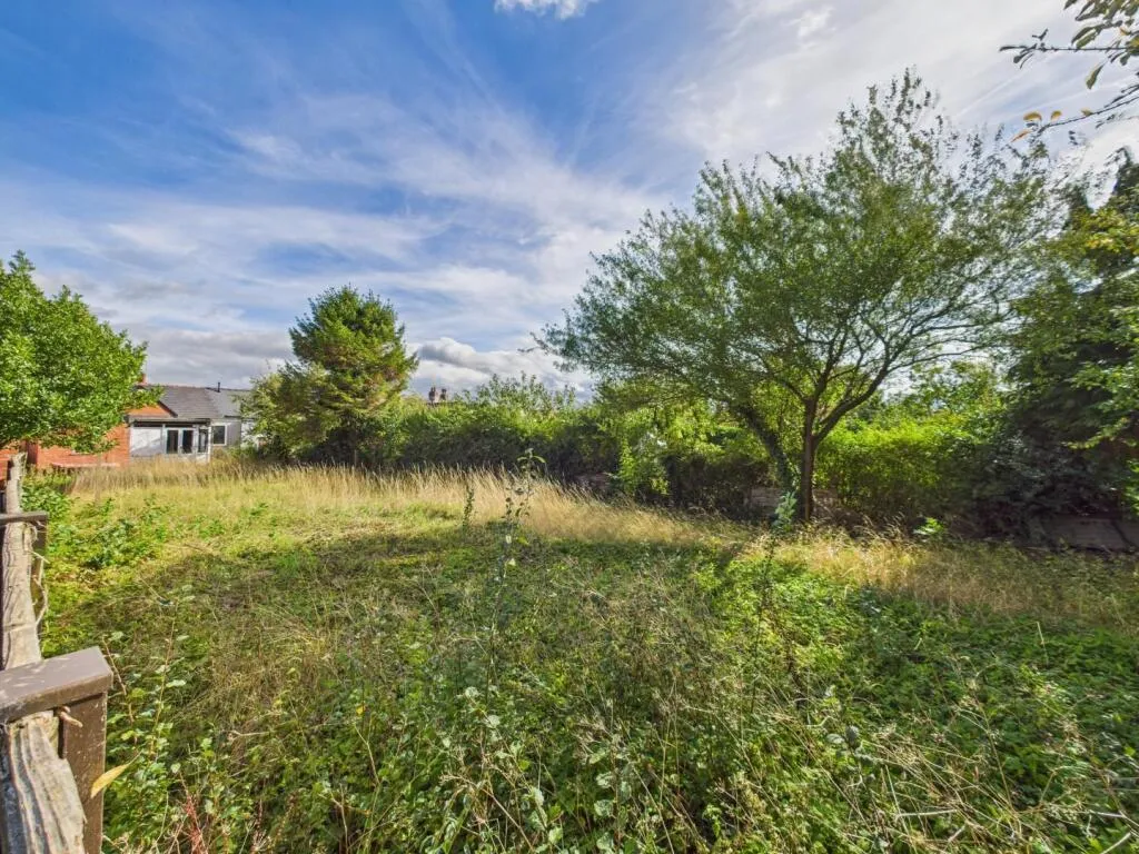 2 bed Semi-Detached Bungalow