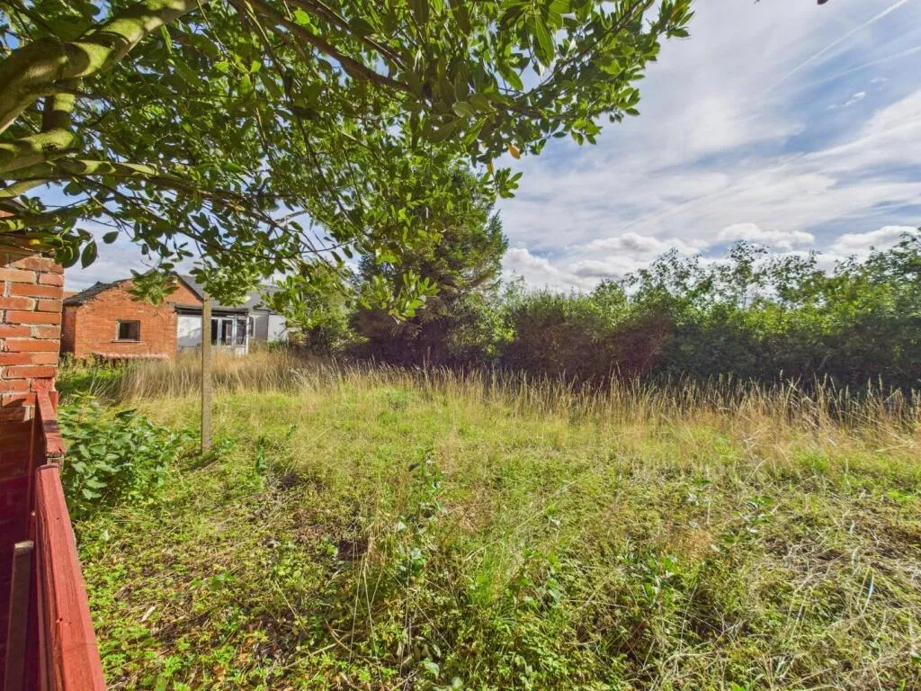2 bed Semi-Detached Bungalow