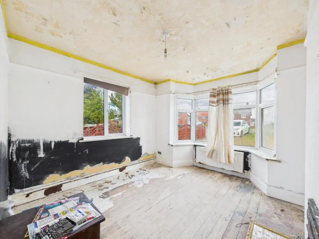 2 bed Semi-Detached Bungalow