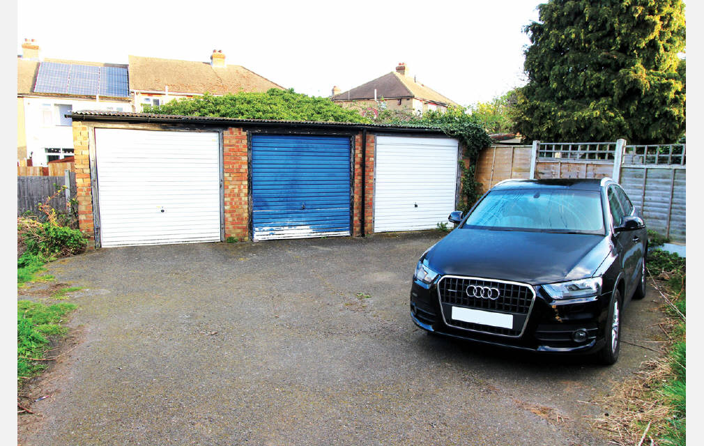 Purfleet Road, Aveley, South Ockendon, Essex, RM15 4DP