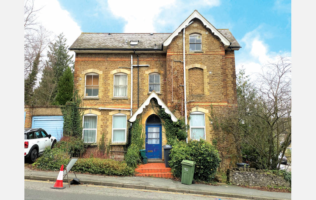 Harvey Road, Guildford, Surrey, GU1 3LU