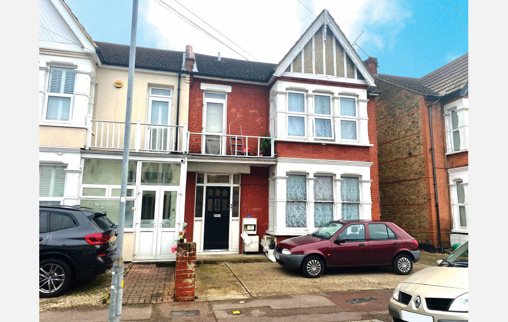 Elderton Road, Westcliff-on-Sea, Essex, SS0 8AQ