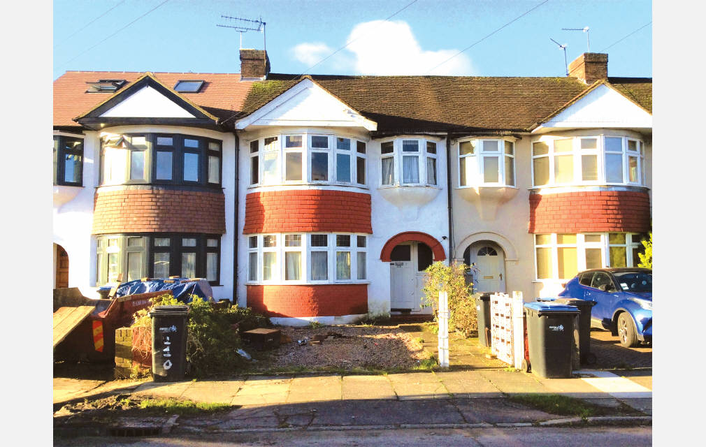 Linden Gardens, Enfield, Middlesex, EN1 4DX
