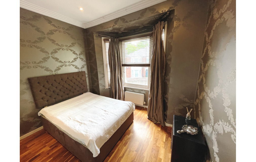 Askew Crescent, London, W12 9DP