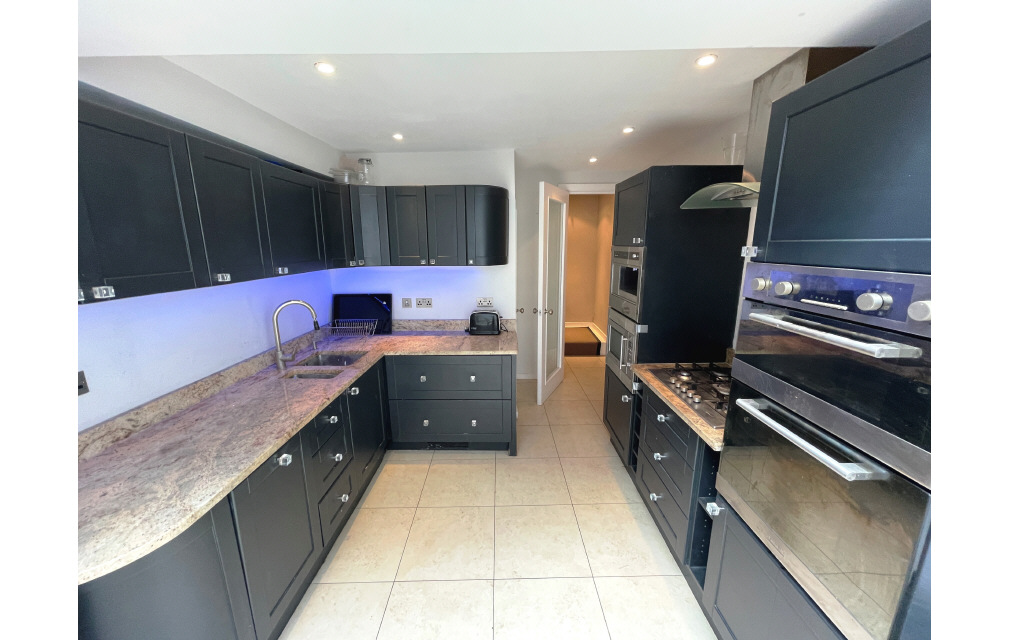 Askew Crescent, London, W12 9DP