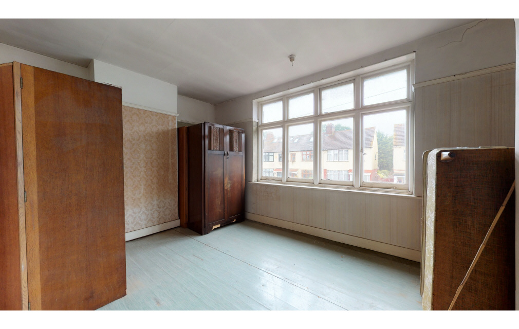 Harwood Avenue, Hornchurch, Essex, RM11 2NT