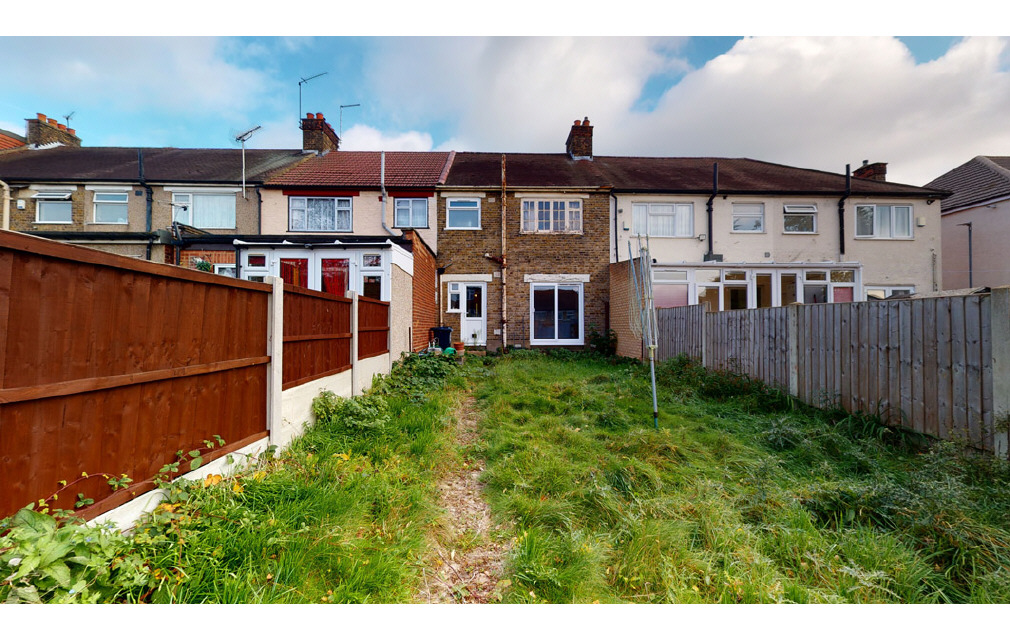 Springfield Drive, Ilford, Essex, IG2 6PT
