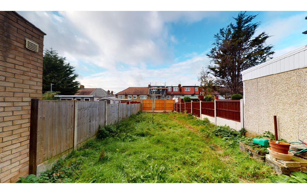 Springfield Drive, Ilford, Essex, IG2 6PT