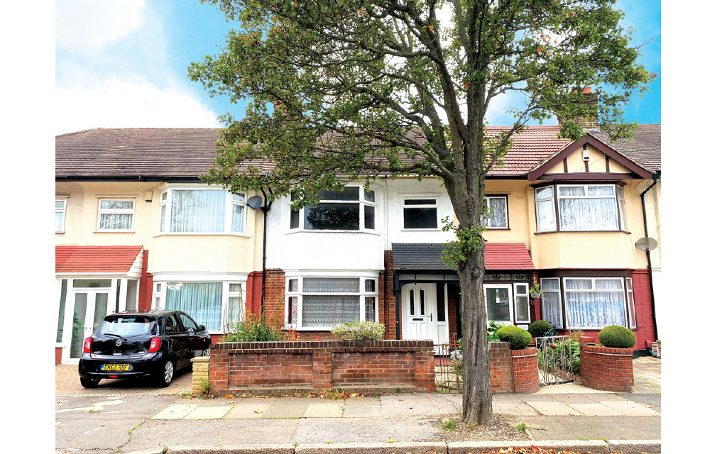 Springfield Drive, Ilford, Essex, IG2 6PT