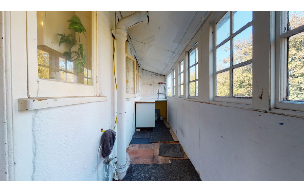 Claybury Road, Woodford Green, Essex, IG8 8JE