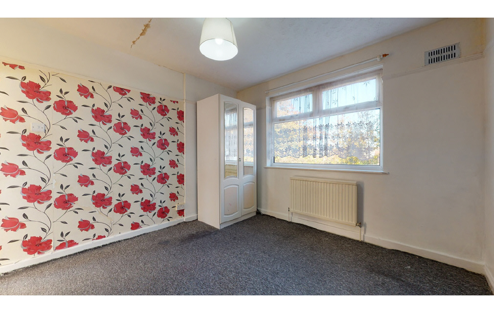 Claybury Road, Woodford Green, Essex, IG8 8JE