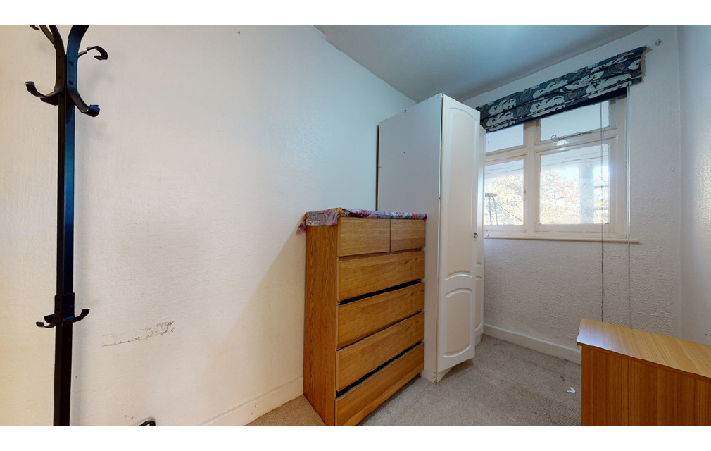 Claybury Road, Woodford Green, Essex, IG8 8JE