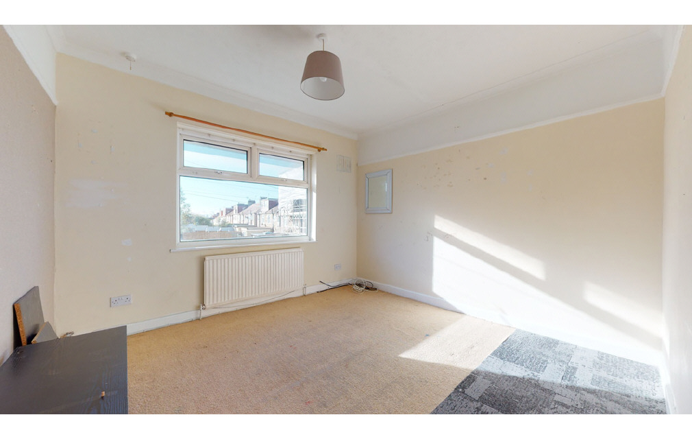 Claybury Road, Woodford Green, Essex, IG8 8JE