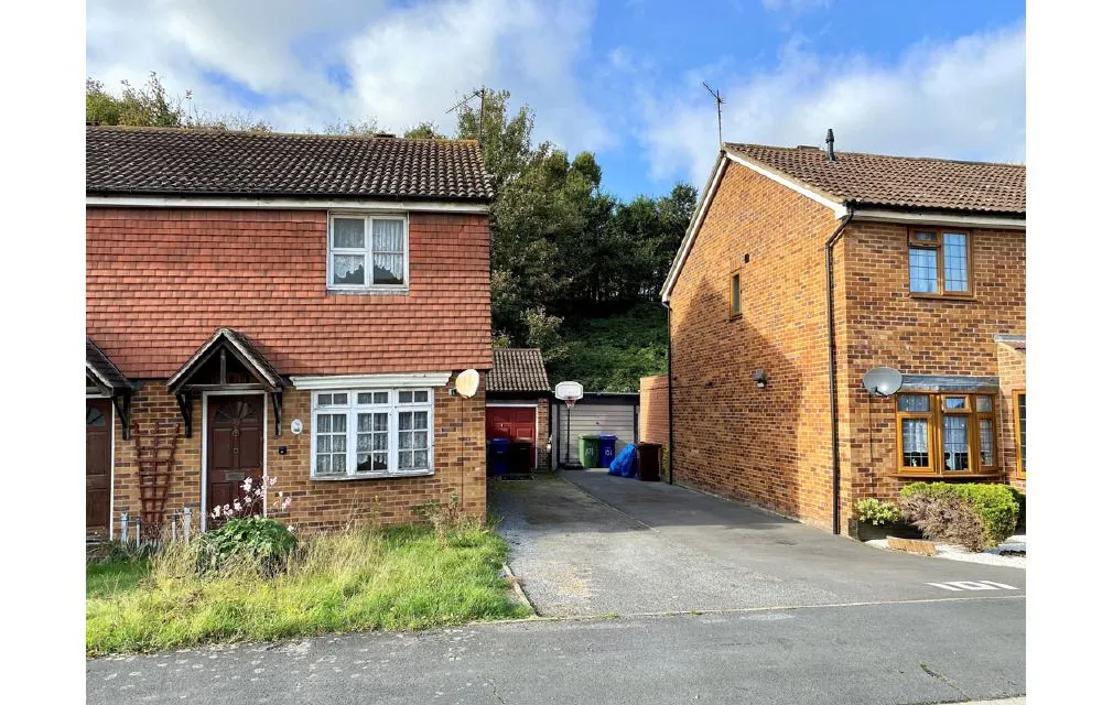 Curling Lane, Badgers Dene, Grays, Essex, RM17 5JJ