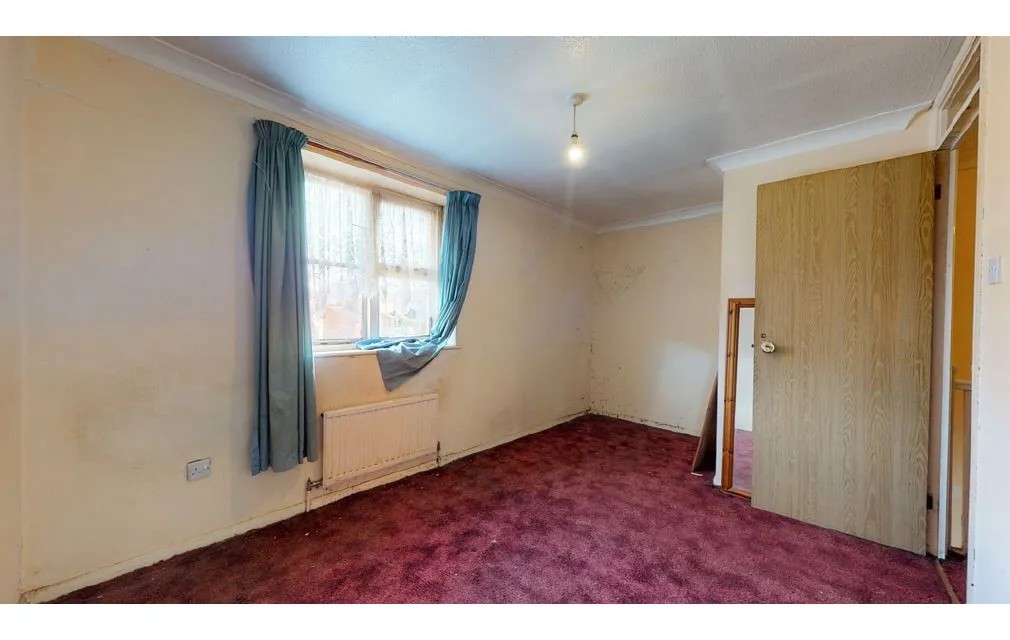 Curling Lane, Badgers Dene, Grays, Essex, RM17 5JJ